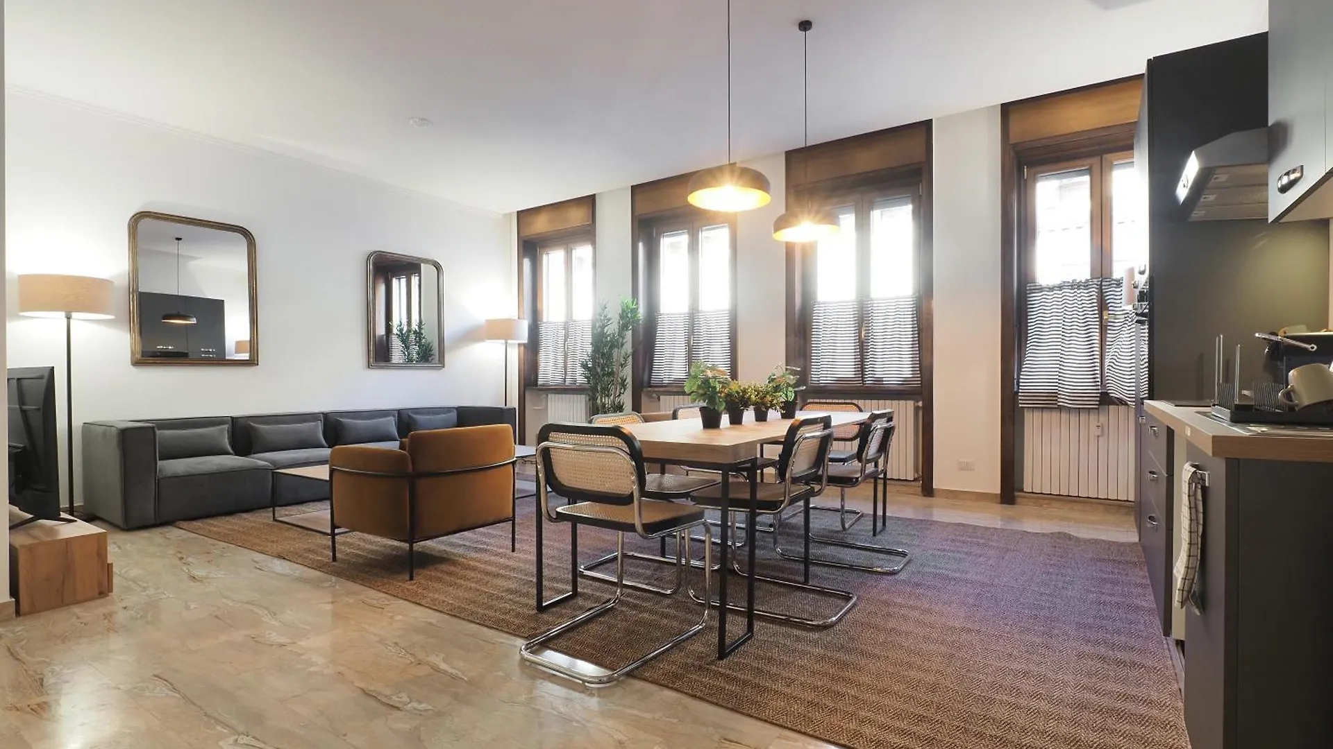 Homnest I Milano Duomo Penthouse Apartment Italy