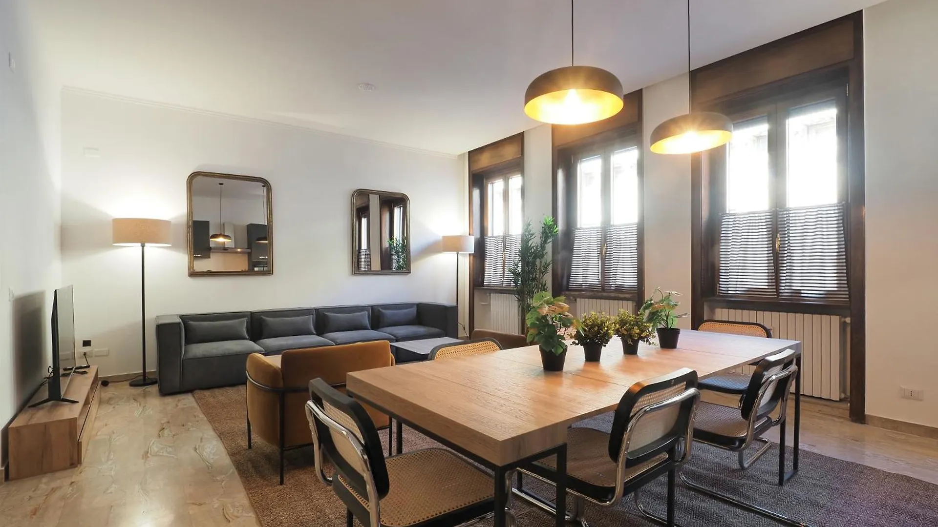 Homnest I Milano Duomo Penthouse Apartment