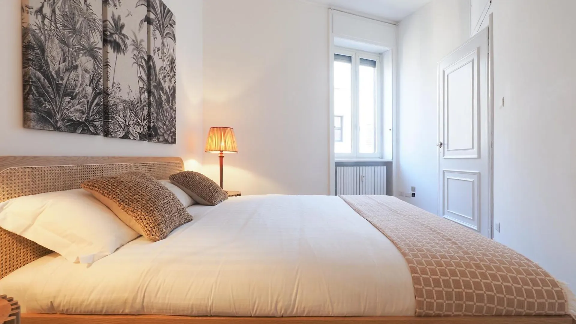 Homnest I Milano Duomo Penthouse Apartment 0*, Milan